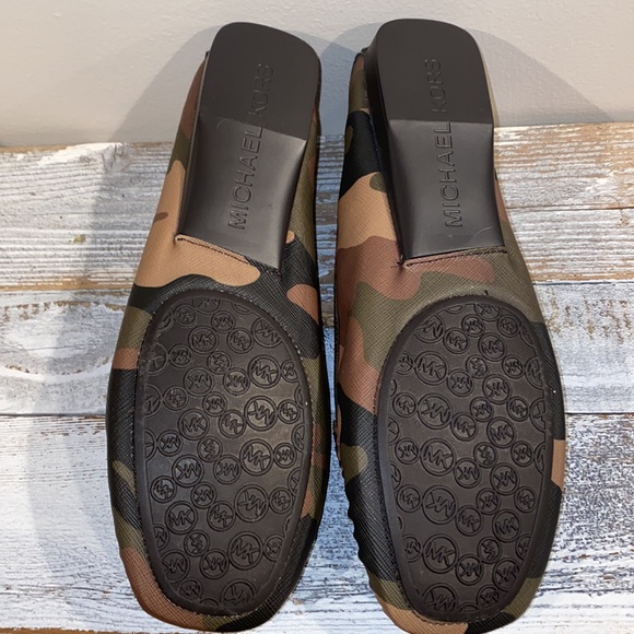 Michael Kors Camo Size 9 - Picture 8 of 8